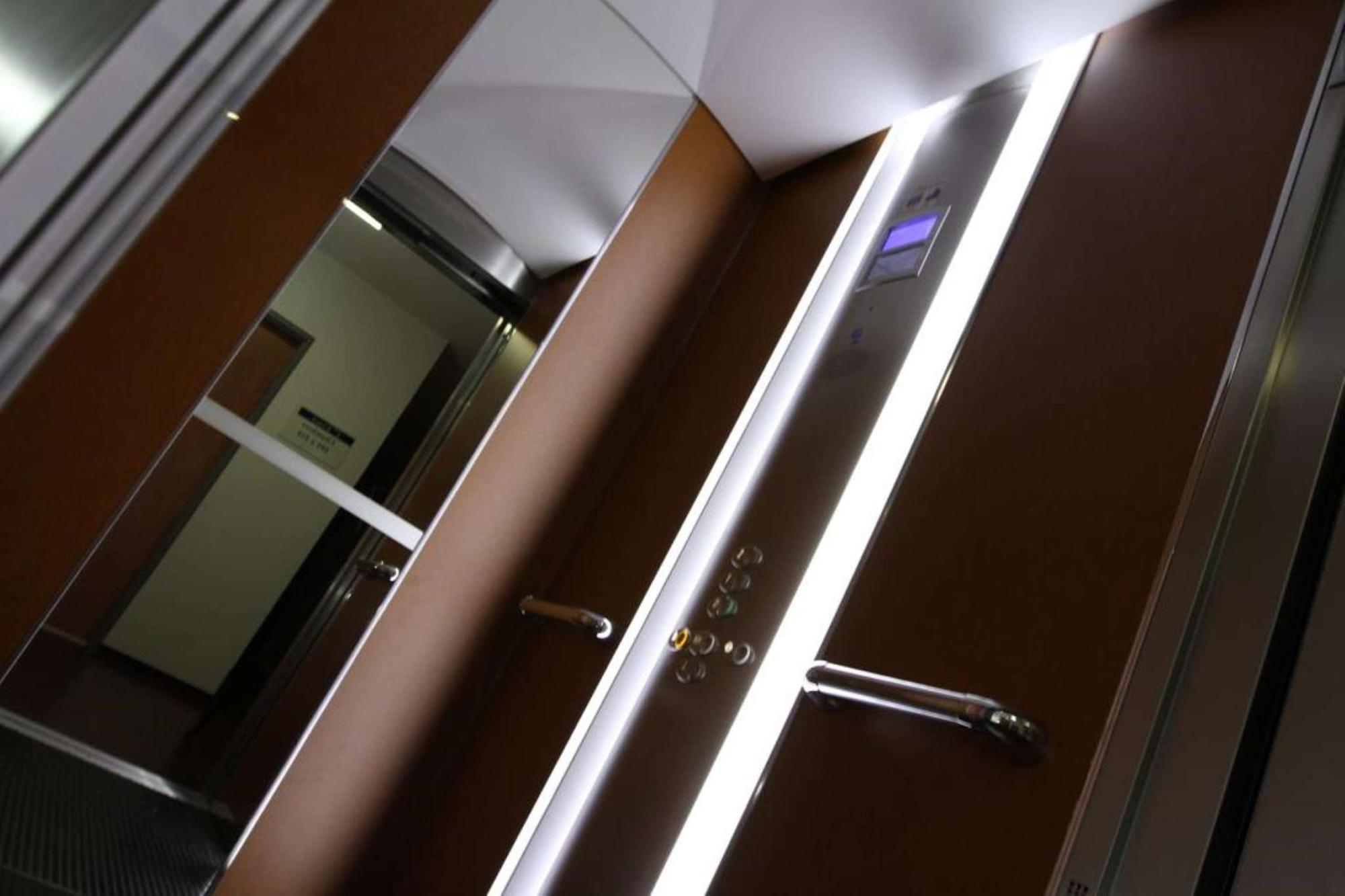 Brit Hotel Confort Villeneuve Sur Lot Bias  Экстерьер фото
