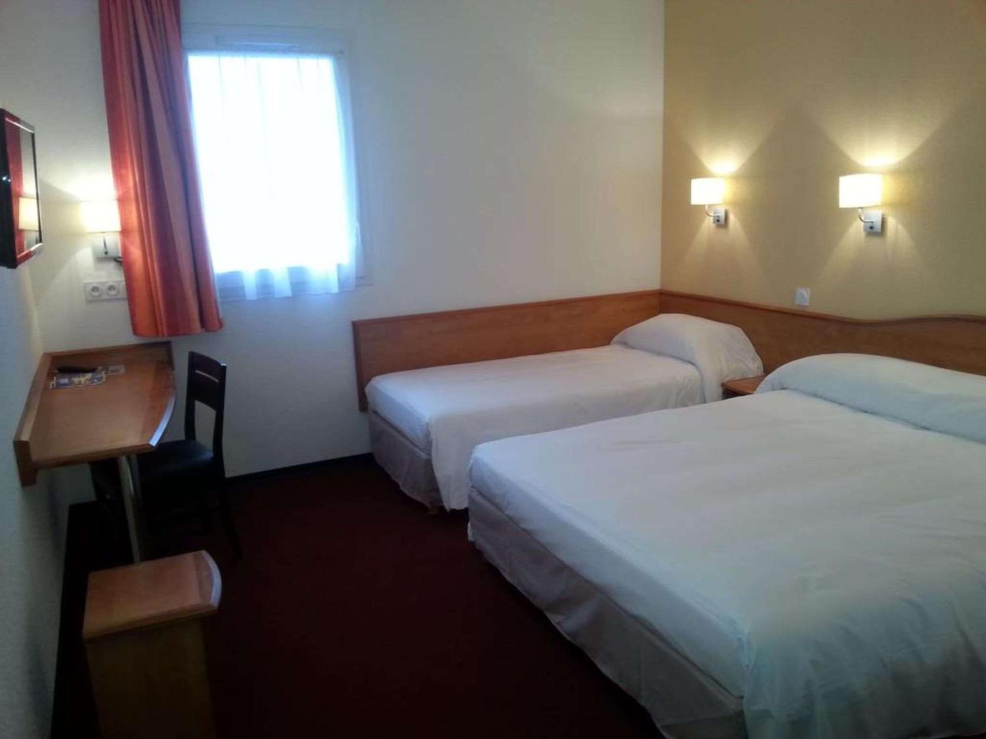 Brit Hotel Confort Villeneuve Sur Lot Bias  Экстерьер фото
