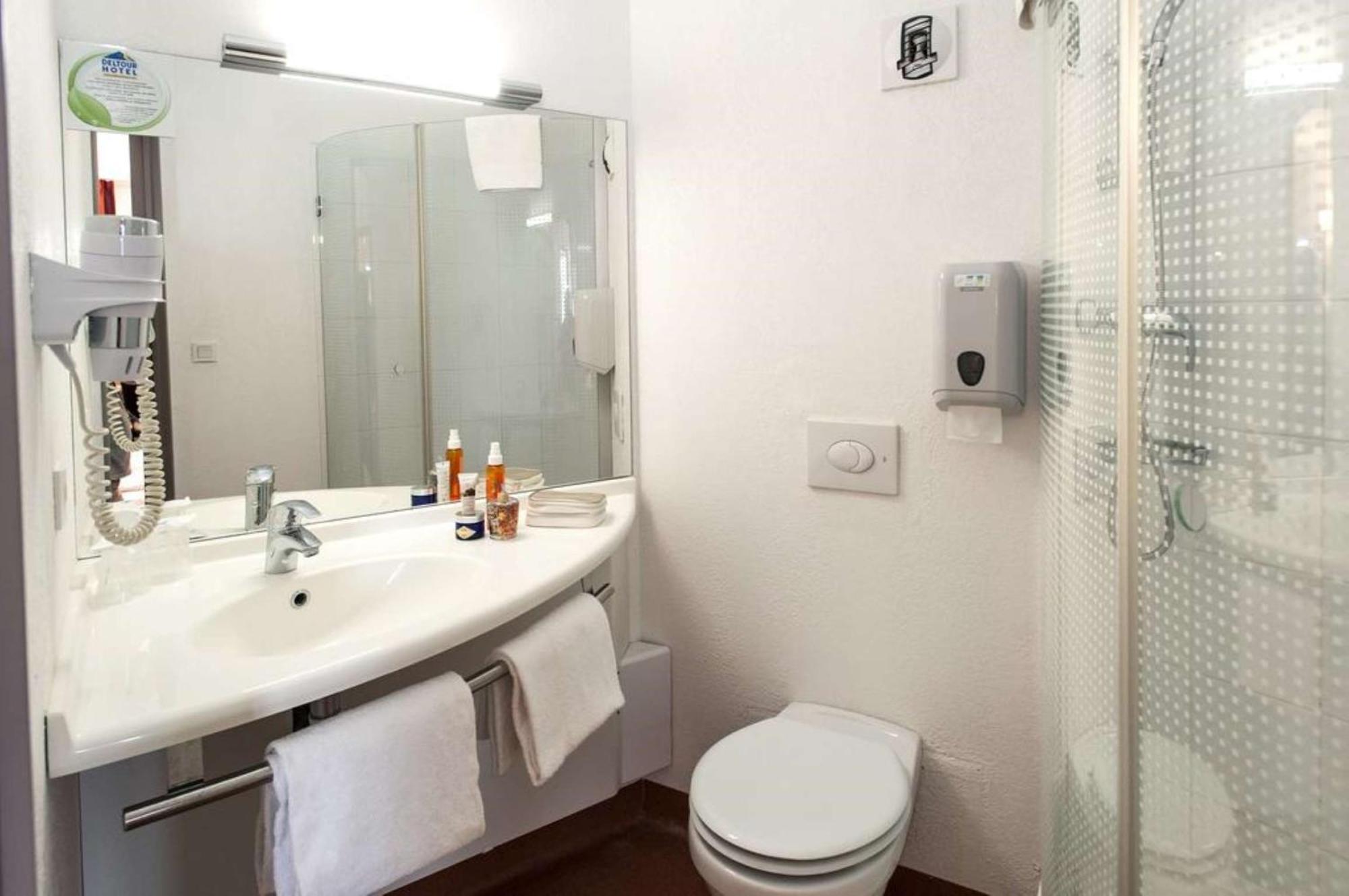Brit Hotel Confort Villeneuve Sur Lot Bias  Экстерьер фото