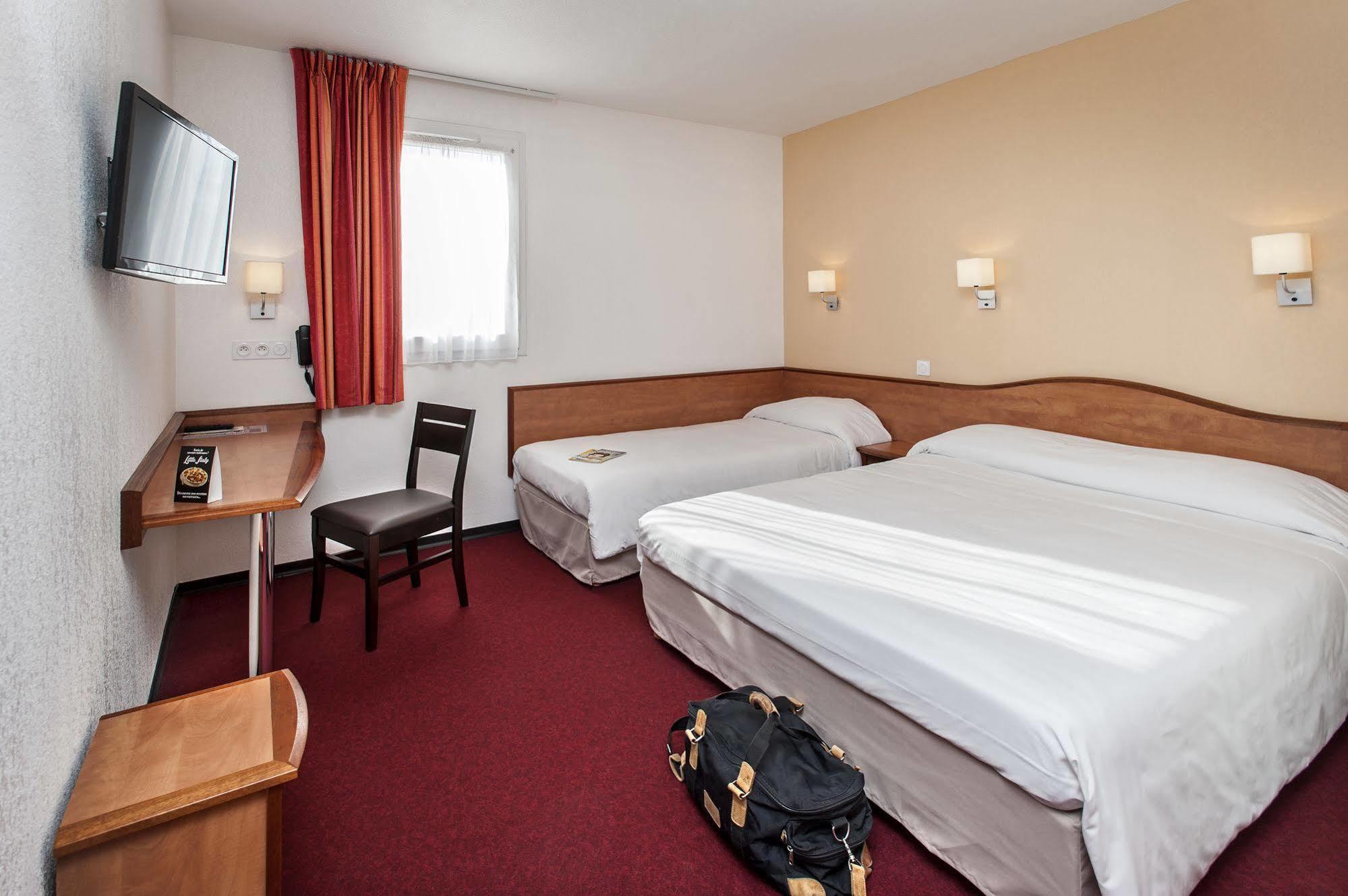 Brit Hotel Confort Villeneuve Sur Lot Bias  Экстерьер фото